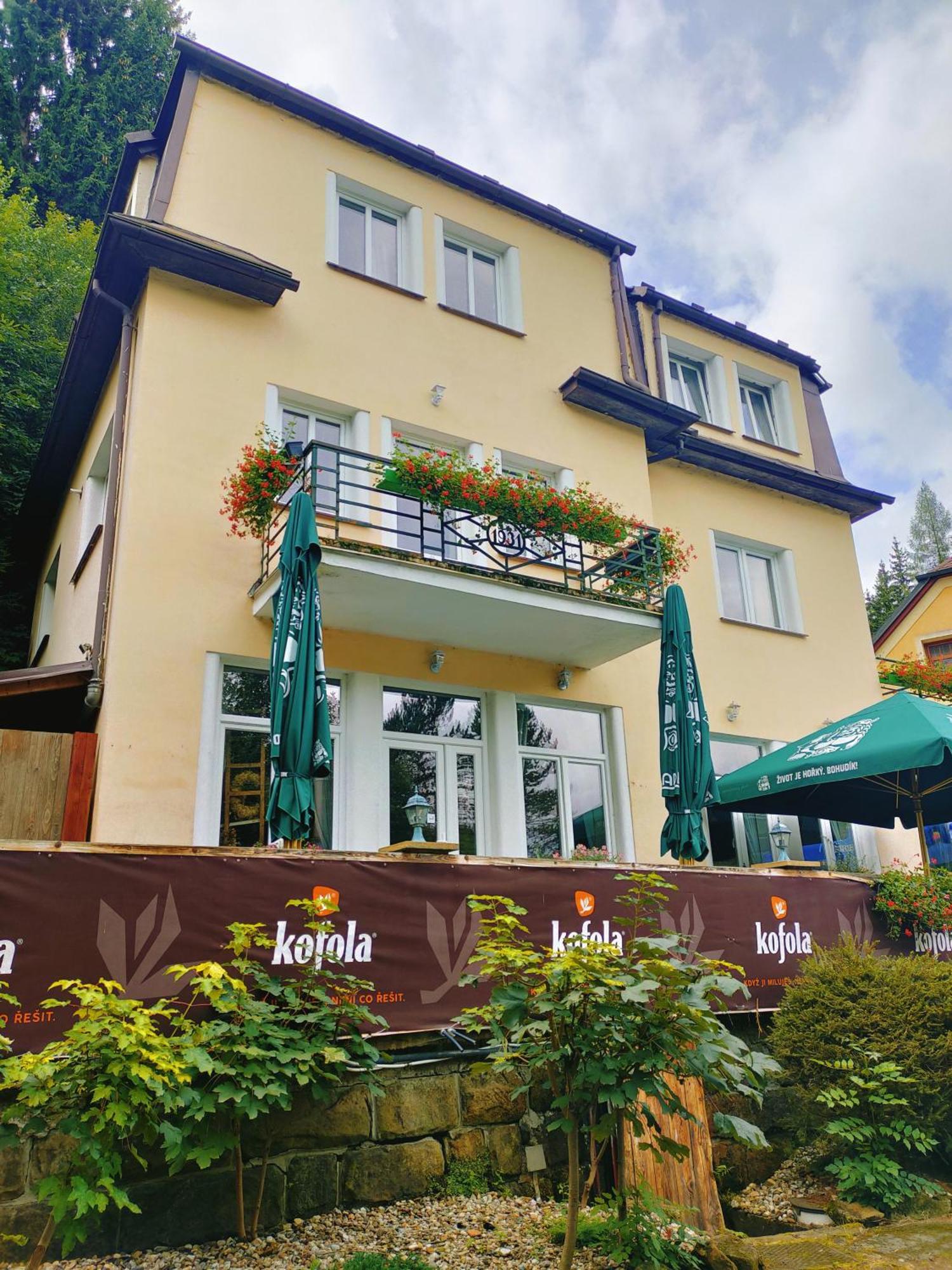 Penzion Severka Hotel Teplice nad Metuji Ngoại thất bức ảnh